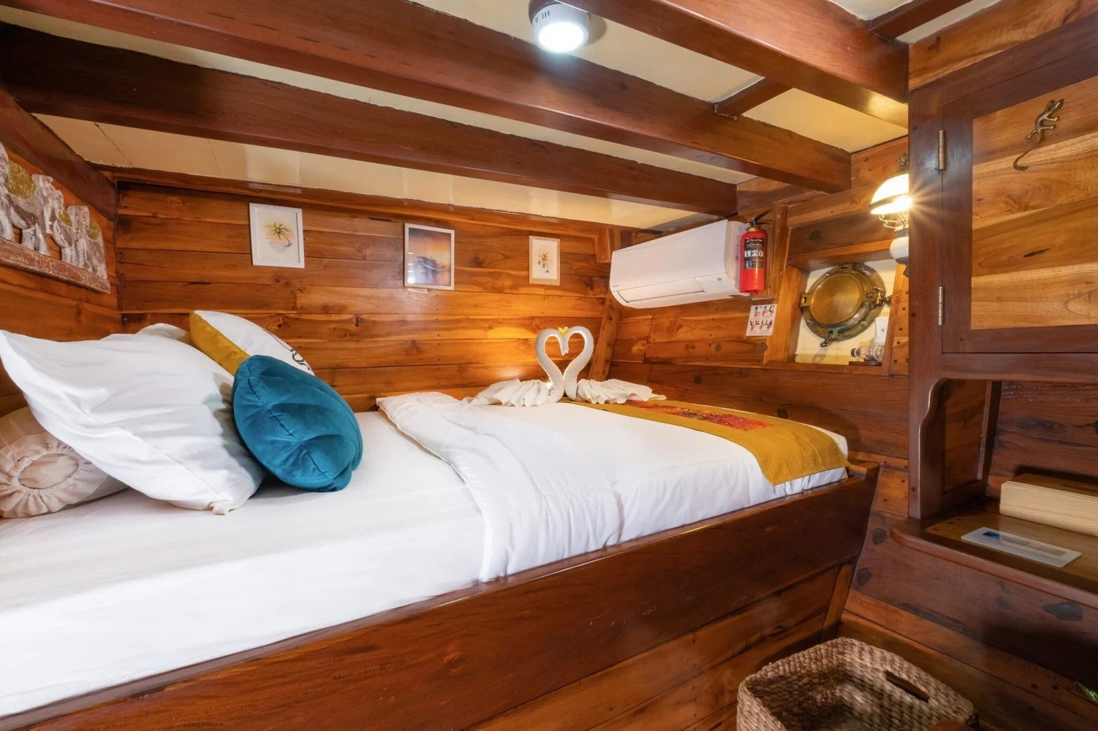 Standard Cabin Yudhistira (double bed)