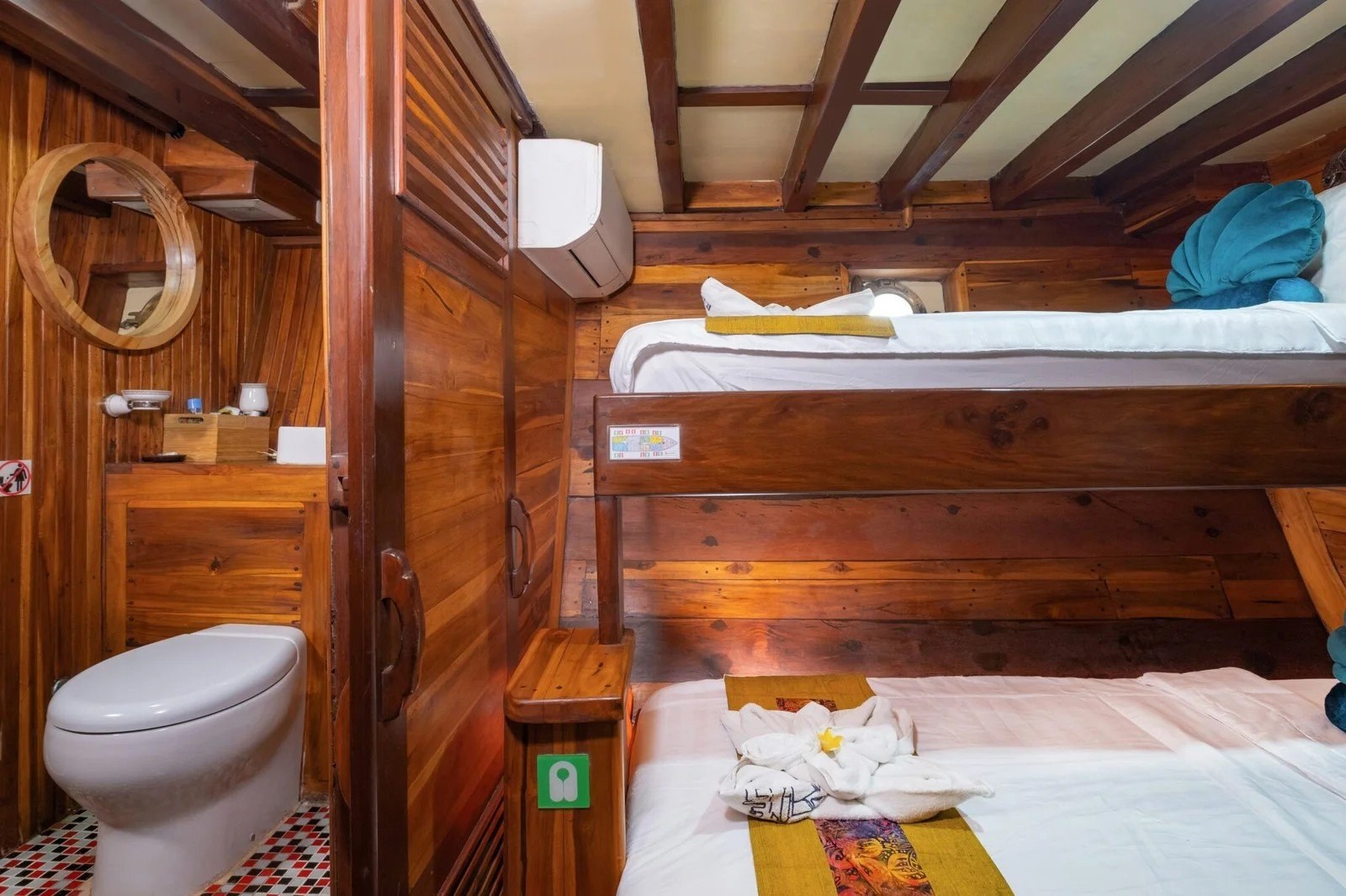 Standard Cabin Nakula (single beds)